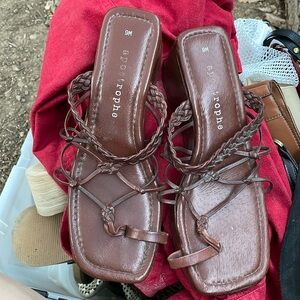 Apostrophe Women’s wooden sandals with platform